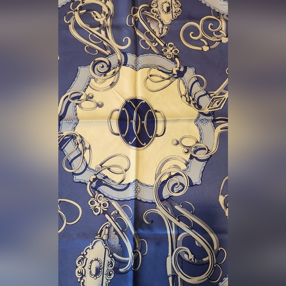 Blue and White Patterned Scarf - Picture 5 of 8